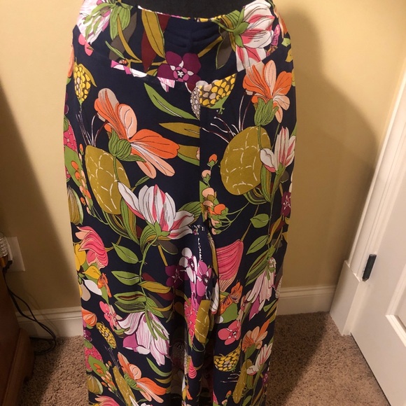 New w/o tags Trina Turk Silk Flare Pants size S - Picture 2 of 9